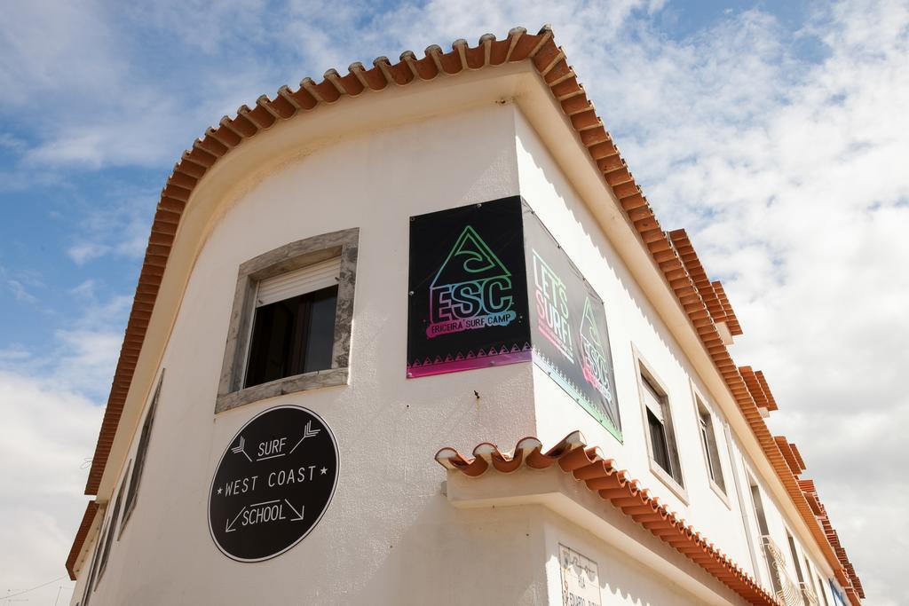 Ericeira Surf Camp Hostel Ngoại thất bức ảnh
