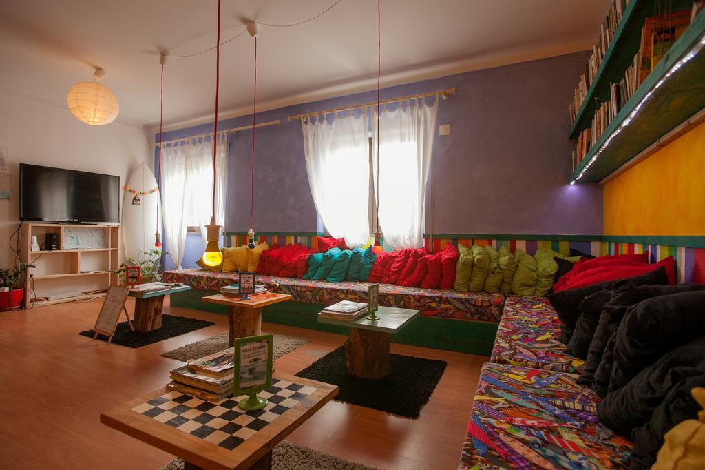 Ericeira Surf Camp Hostel Phòng bức ảnh